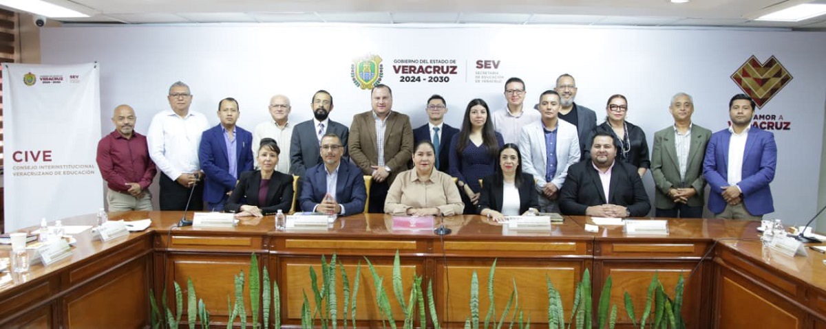 Avanza Veracruz en digitalización de fichas informativas del alumnado