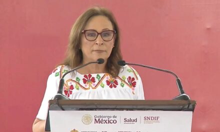 Entrega gobernadora Rocío Nahle apoyos a la palabra en Papantla