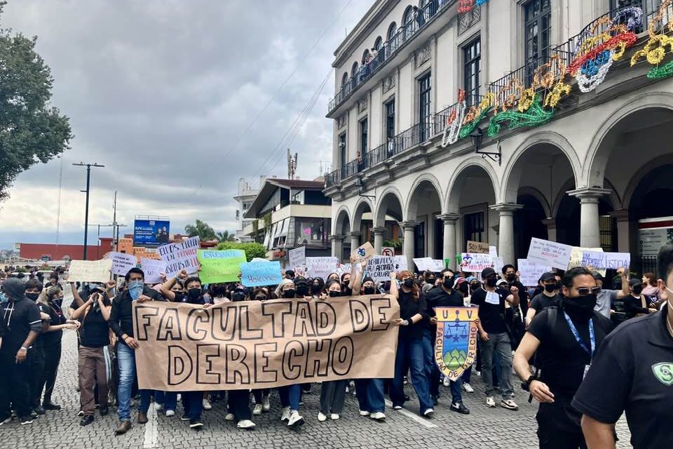 En mexiquito las grandes luchas, surgen de las aulas… pero también las grandes tragedias 