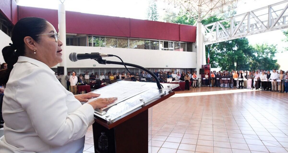 Gobierno del Estado responde a solicitudes escolares con mobiliario a 920 planteles