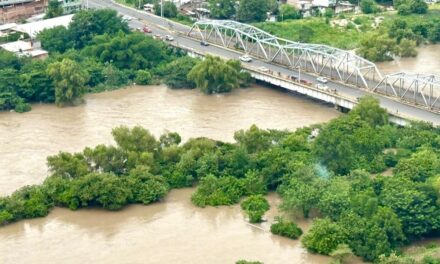 Despliegue de atención inmediata en zonas afectadas por el desbordamiento del río Cazones