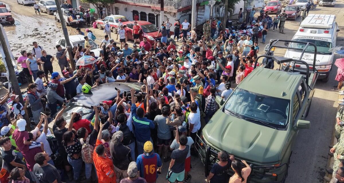 Presidenta Claudia Sheinbaum recorre Poza Rica, Veracruz e informa el comienzo de apoyo en alimentación y agua potable