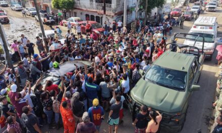 Presidenta Claudia Sheinbaum recorre Poza Rica, Veracruz e informa el comienzo de apoyo en alimentación y agua potable
