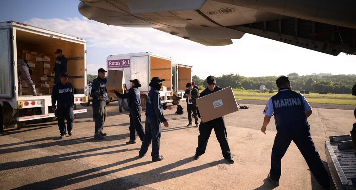 Llegan a Veracruz 18 toneladas de medicamentos y refuerzos para brigadas de salud