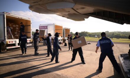 Llegan a Veracruz 18 toneladas de medicamentos y refuerzos para brigadas de salud