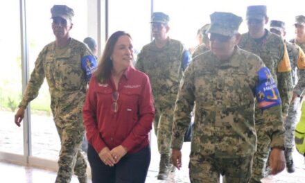 Llega a Poza Rica titular de la SEMAR Raymundo Pedro Morales; se reúne con gobernadora Rocío Nahle