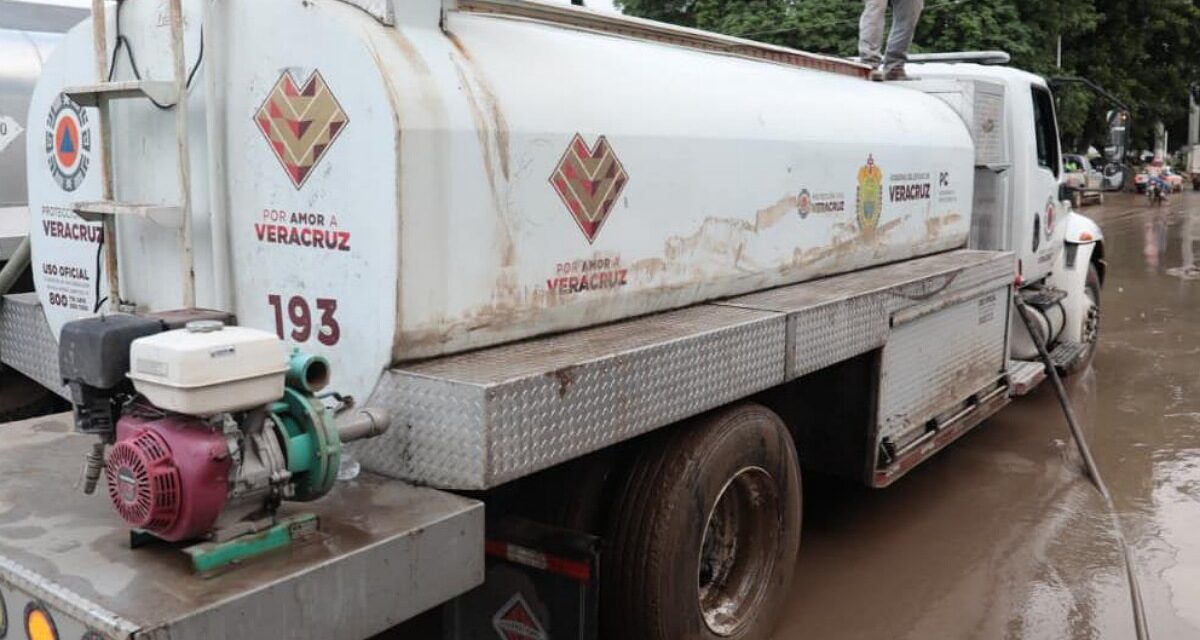 Con 50 pipas se abastece de agua a Poza Rica, hay conexión en líneas de agua pero hay drenajes colapsados