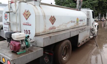 Con 50 pipas se abastece de agua a Poza Rica, hay conexión en líneas de agua pero hay drenajes colapsados