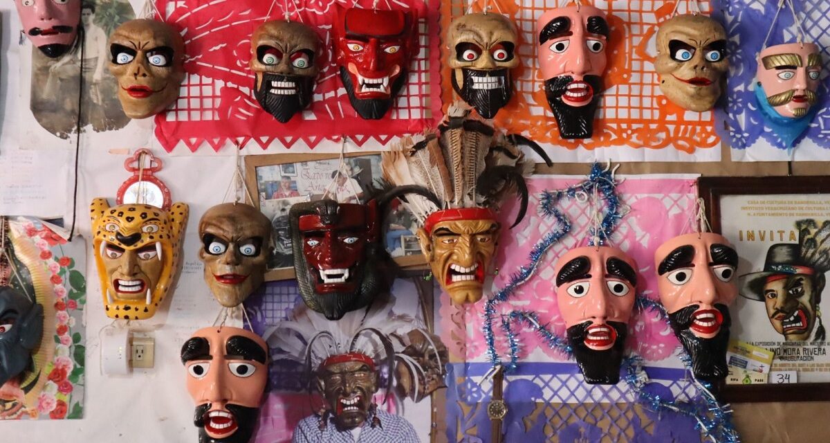 Artesano de Naolinco recibe el Premio a la Trayectoria Artesanal