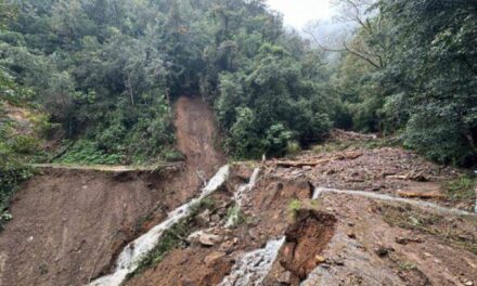 SICT instalará puente provisional ante deslizamiento entre Huayacocotla y Zontecomatlán en el norte de Veracruz
