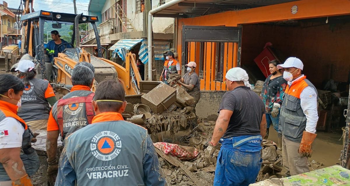 Poza Rica se pone de pie: Gobierno Federal y Estatal activan rescate masivo y apoyos