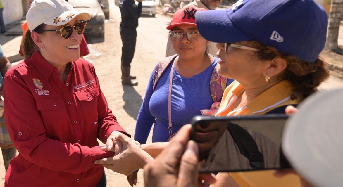 Gobernadora supervisa restablecimiento de servicios y entrega de apoyos en Álamo 