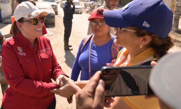 Gobernadora supervisa restablecimiento de servicios y entrega de apoyos en Álamo 