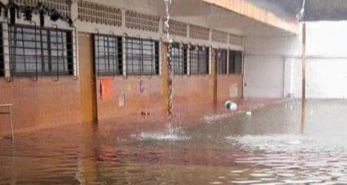 SEV y Ayuntamientos buscan espacios alternativos para retorno a clases en municipios afectados por lluvias