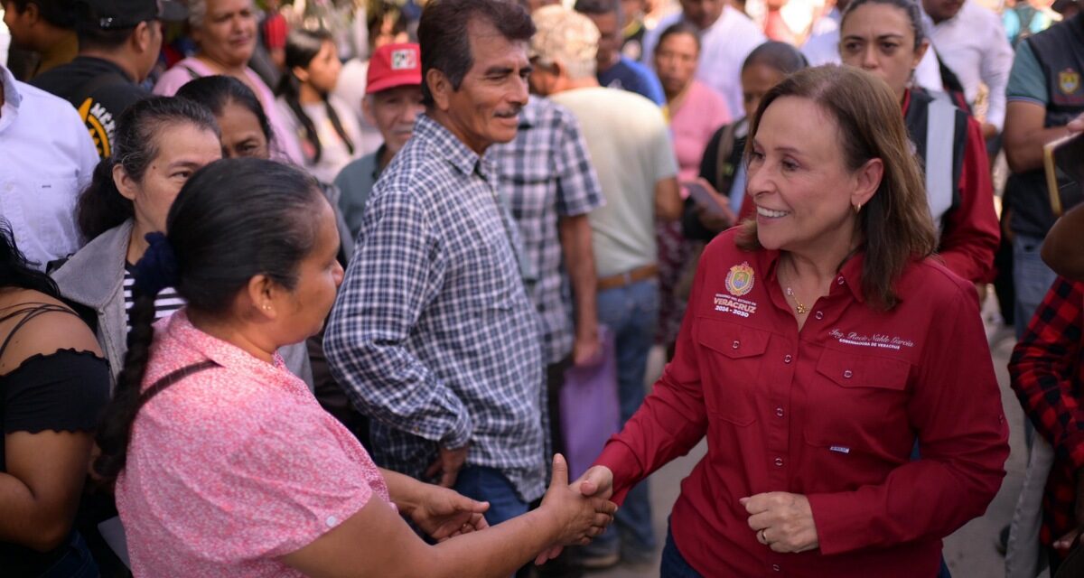 Rocío Nahle supervisa en Álamo la entrega de apoyos integrales a familias afectadas