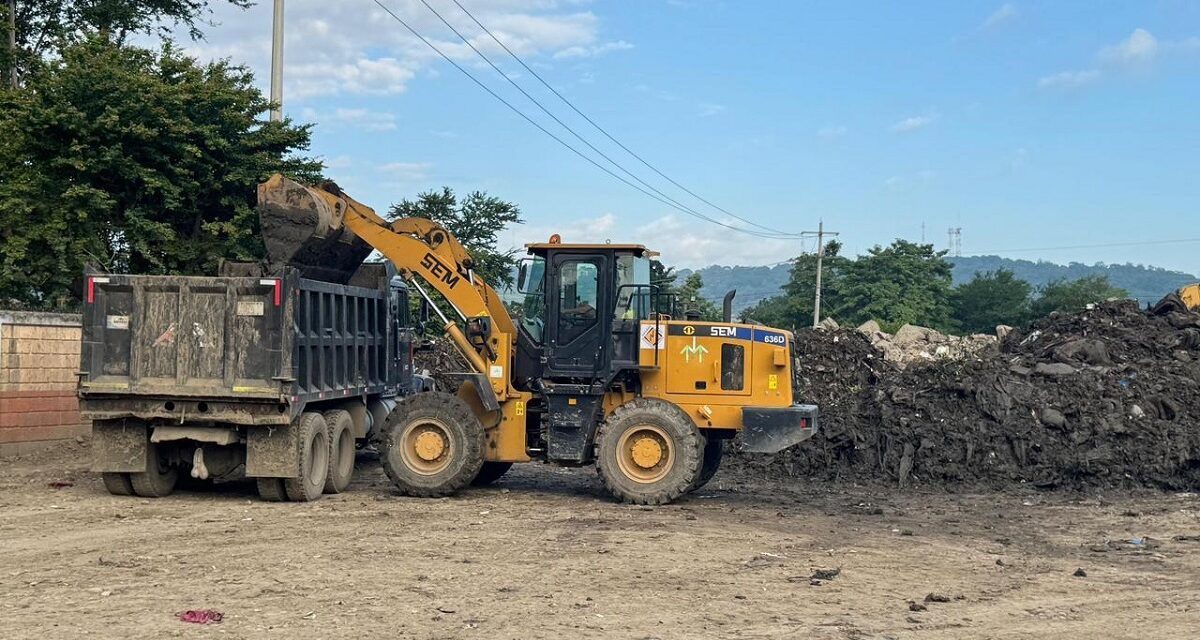 Mantiene SICT presencia activa en Poza Rica en tareas de limpieza en zonas afectadas por inundaciones