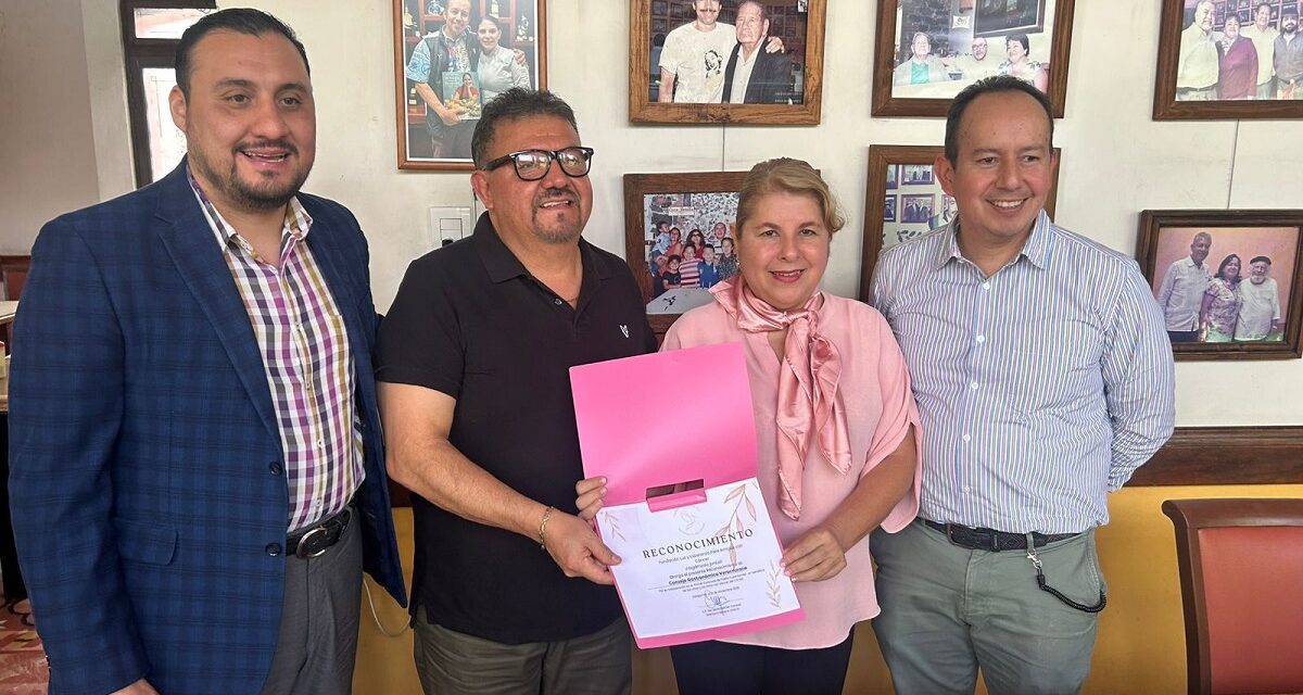 Entrega Consejo Gastronómico Veracruzano cheque por 35 mil 700 pesos para apoyar niños con cáncer