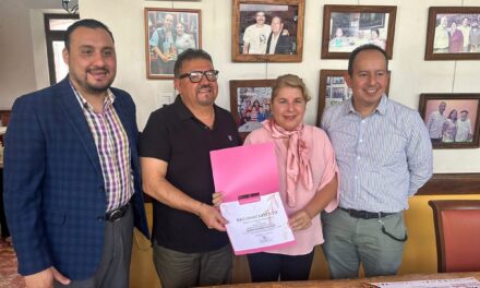 Entrega Consejo Gastronómico Veracruzano cheque por 35 mil 700 pesos para apoyar niños con cáncer