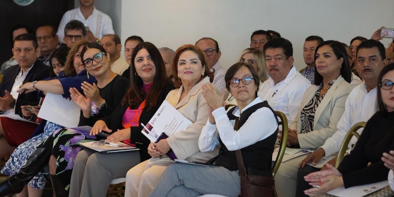 Veracruz impulsa la nueva era de la justicia laboral en foro de Diálogo y Libertad