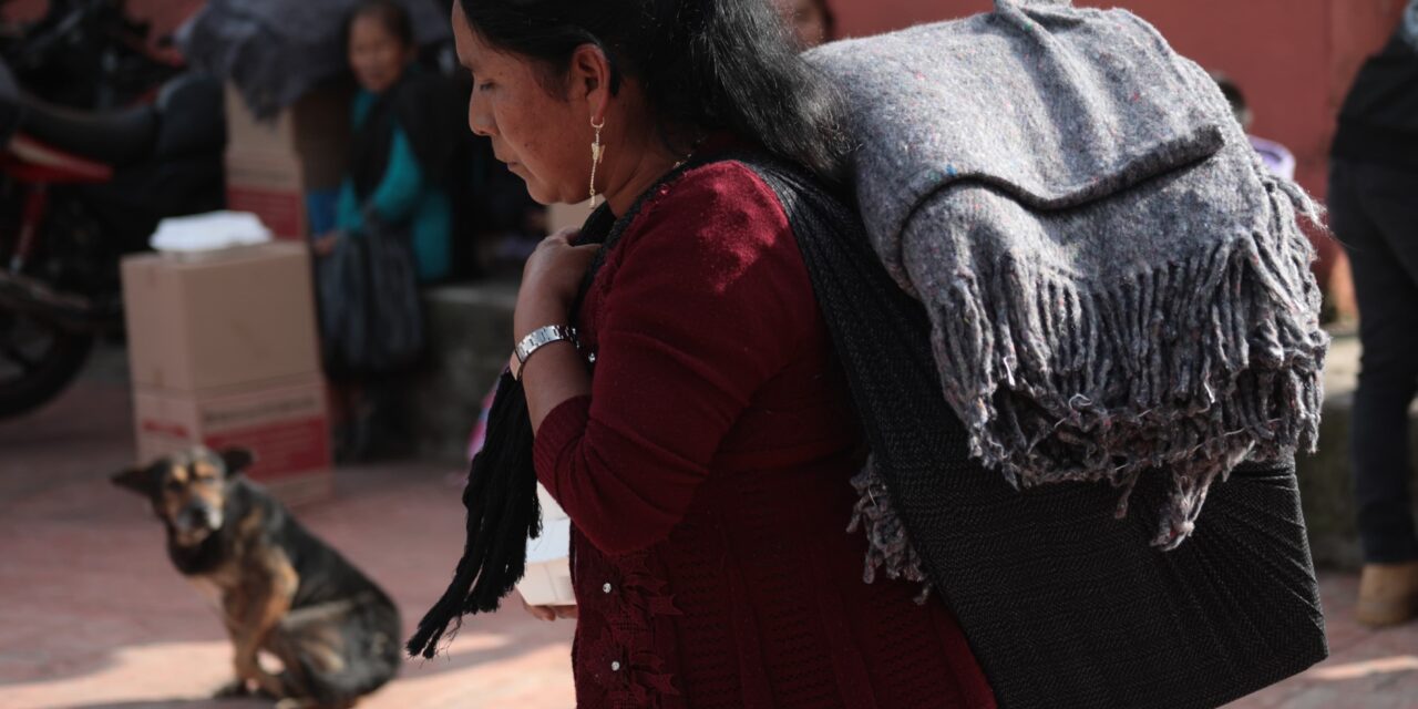 Familias de las Altas Montañas reciben atención de la Caravana Abrigando Corazones