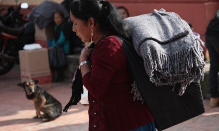 Familias de las Altas Montañas reciben atención de la Caravana Abrigando Corazones