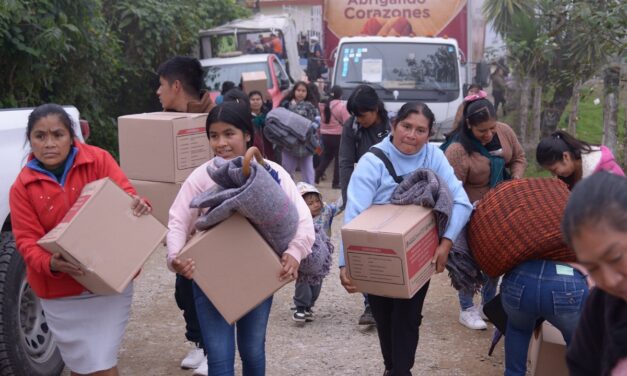 Familias de Calcahualco y Altotonga reciben cobijo y atención con Caravanas Abrigando Corazones