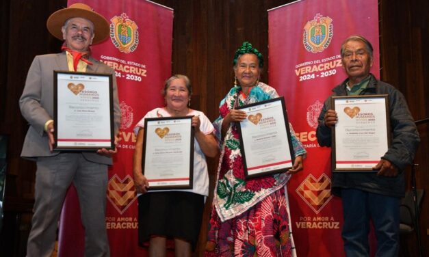 Distingue SECVER a promotores y guardianes del patrimonio cultural del estado