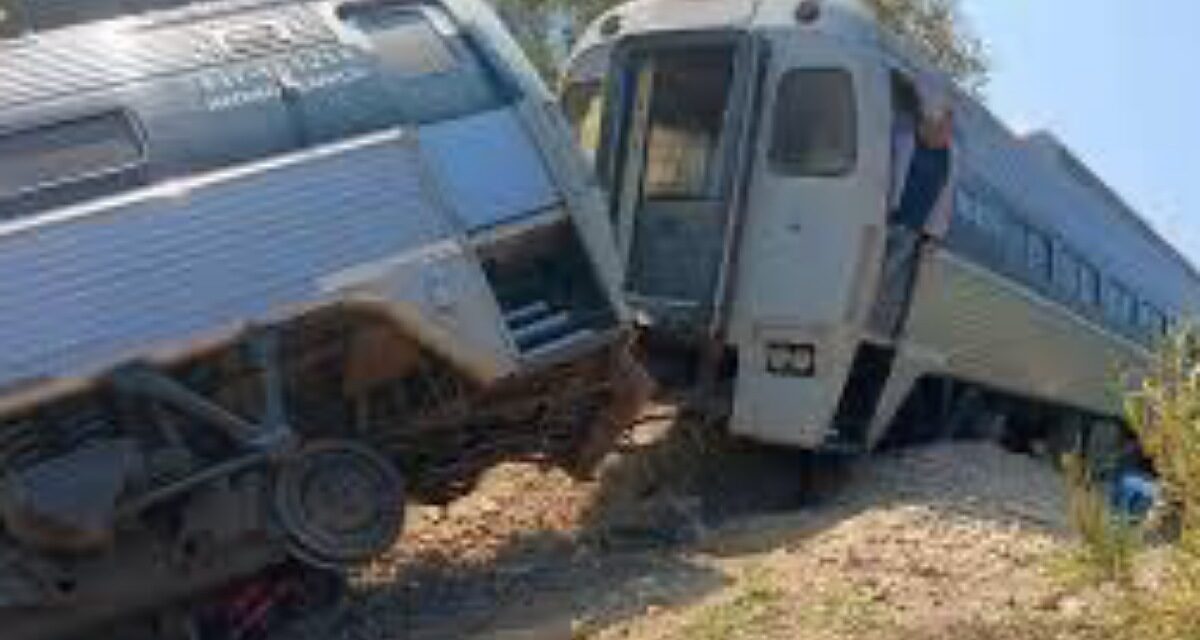 Tres veracruzanos muertos y tres heridos tras descarrilamiento de tren Interoceánico