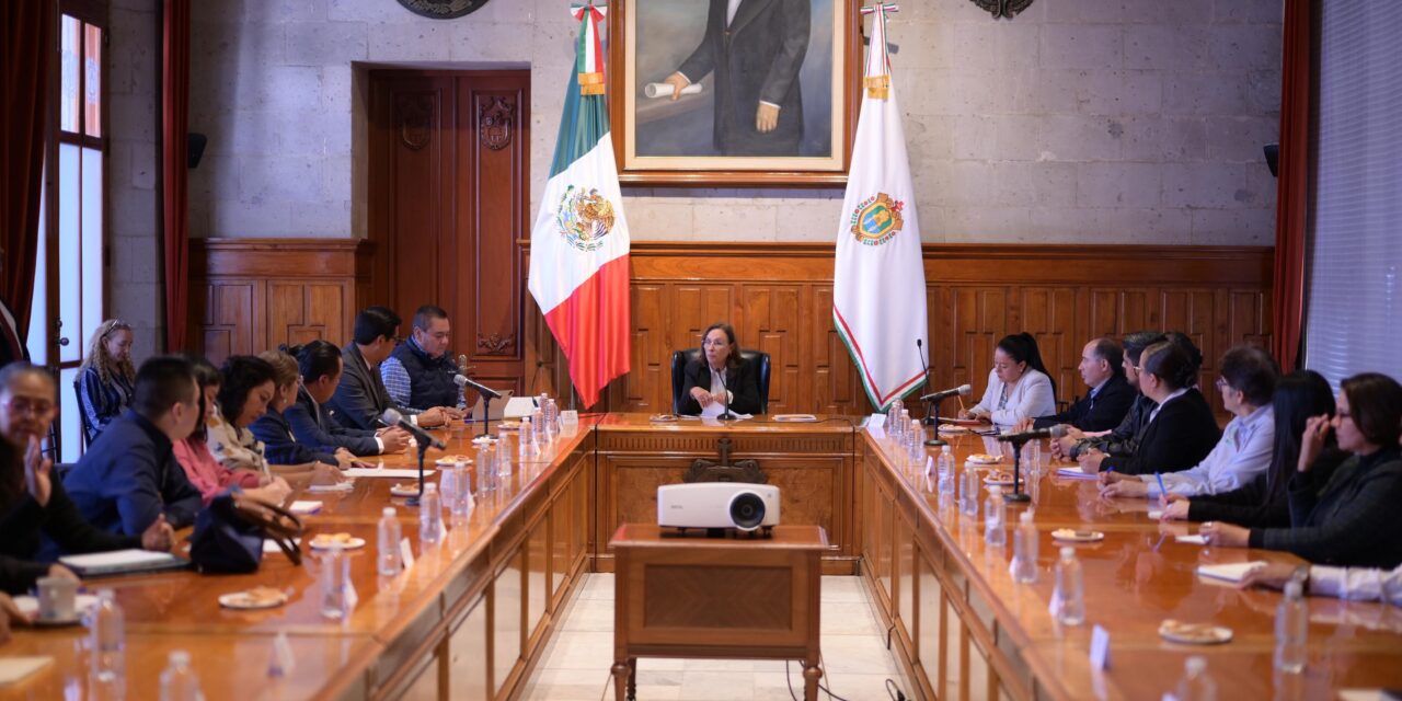 Rocío Nahle establece supervisión directa con directores para acelerar obras escolares