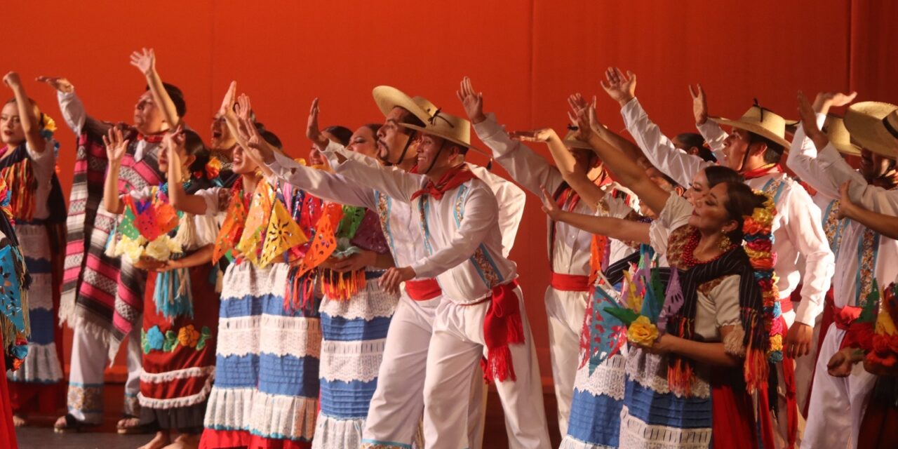Exitoso espectáculo Entre Reyes Magos y Zapateados en el Teatro del Estado