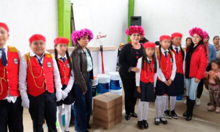 Entrega SEV mobiliario y pintura a escuelas de la zona norte