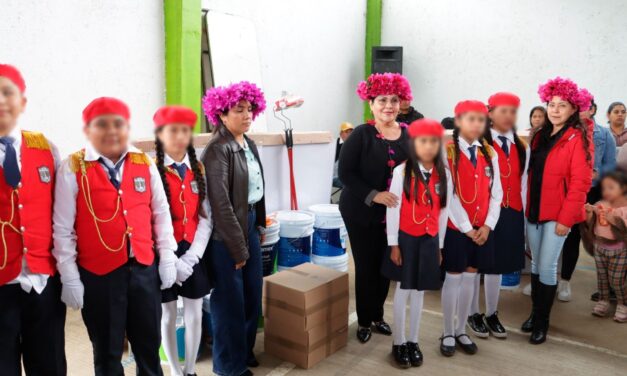 Entrega SEV mobiliario y pintura a escuelas de la zona norte