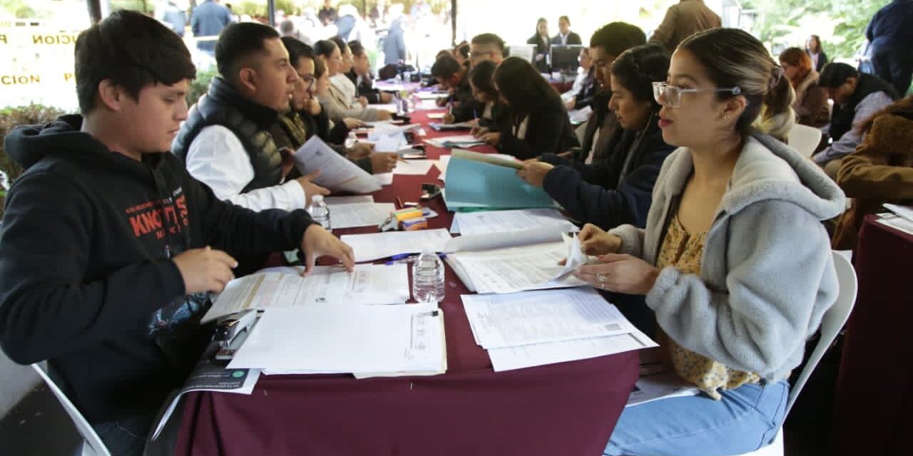Entrega SEV 118 órdenes de presentación a docentes de educación básica