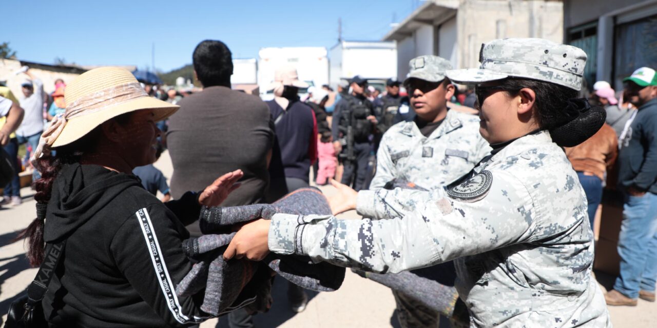 Entre el frío y la esperanza, apoyos invernales llegan a comunidades de Huayacocotla con la Caravana Abrigando Corazones