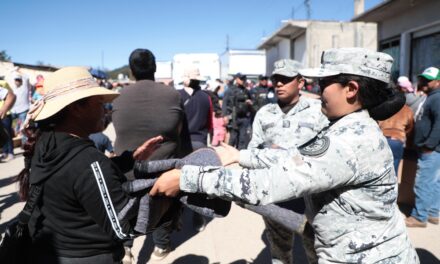 Entre el frío y la esperanza, apoyos invernales llegan a comunidades de Huayacocotla con la Caravana Abrigando Corazones