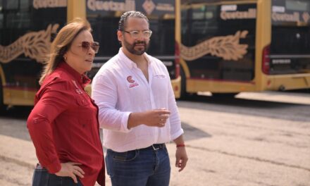 Gobernadora supervisa unidades Quetzalli que renovarán el transporte público en Coatzacoalcos