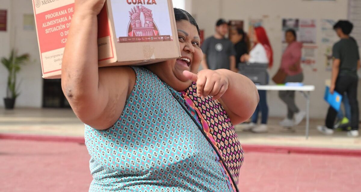 “Coatza a otro nivel”: Arranca Pedro Miguel Rosaldo entrega de 5 mil 500 apoyos alimentarios y lanza tarjeta para tener contacto directo con la ciudadanía