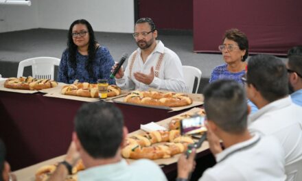 Fortalece Pedro Miguel Rosaldo cercanía con trabajadores y medios de comunicación en tradicional Rosca de Reyes