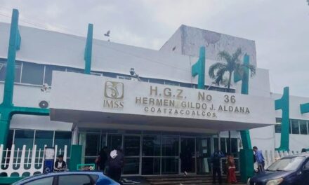 Brinda Gobierno de Coatzacoalcos apoyo a adultos mayores afectados por incendio en la colonia Gaviotas
