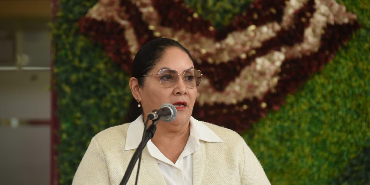 Más de 650 docentes veracruzanos aspiran a la Medalla Maestro Altamirano