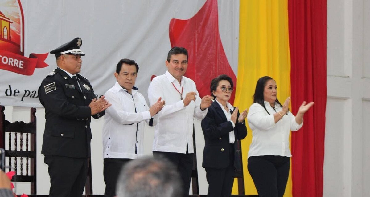 Alcalde de Vega de Alatorre Felipe Mata impide que síndica única tome posesión de su cargo