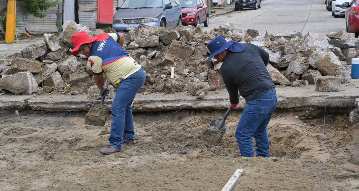 Fortalece Gobierno de Coatzacoalcos la infraestructura urbana en la Benito Juárez Norte