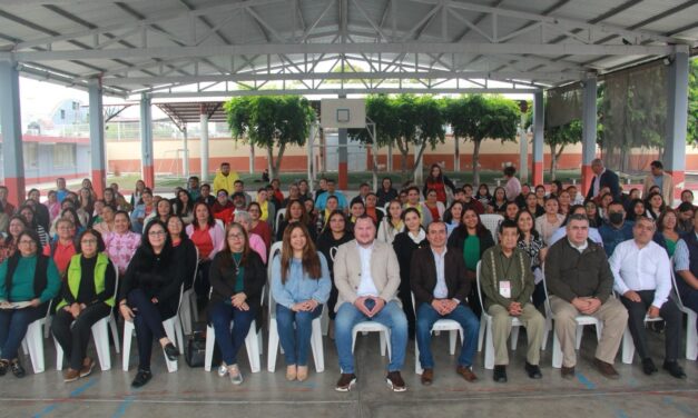 Reconocen a docente veracruzana por proyecto nacional sobre educación multigrado