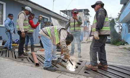 Da Pedro Miguel Rosaldo respuesta inmediata a vecinos de Santa Isabel; en horas resuelve problema de cuatro años