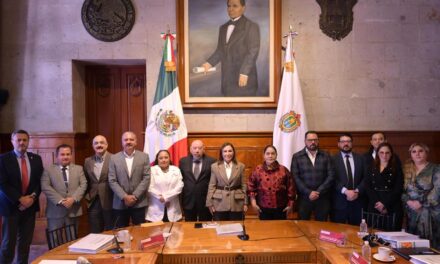 Rocío Nahle encabeza histórica sesión que consolida orden y legalidad en la UPAV