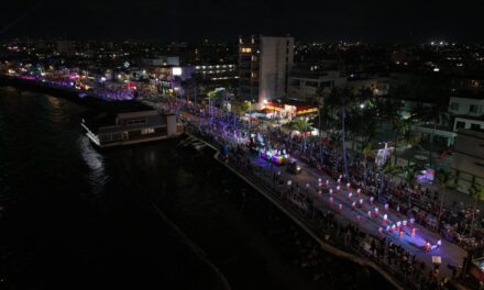 Color, música y gran convocatoria en el Tercer Desfile del Carnaval de Veracruz