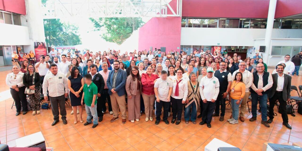 Reciben 57 CAM equipamiento tecnológico para fortalecer educación especial