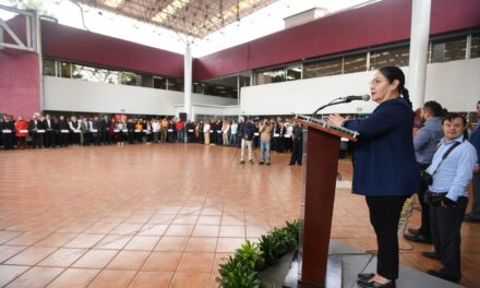 En cinco meses SEV mejoró 3 mil 110 escuelas con mobiliario, equipo y pintura