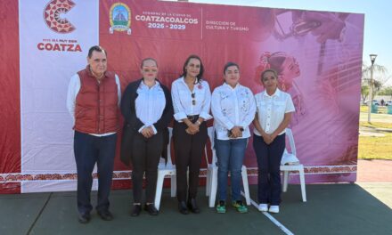 Lleva Pedro Miguel Rosaldo la lectura a colonias de Coatzacoalcos con programa ‘Biblioteca Rodante’