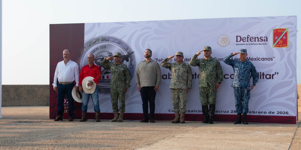 Respalda Pedro Miguel Rosaldo cabalgata del Ejército en Coatzacoalcos